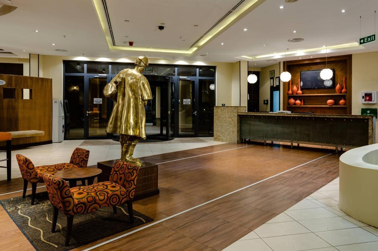 Protea Hotel By Marriott Ikeja Select Lagos Exteriör bild