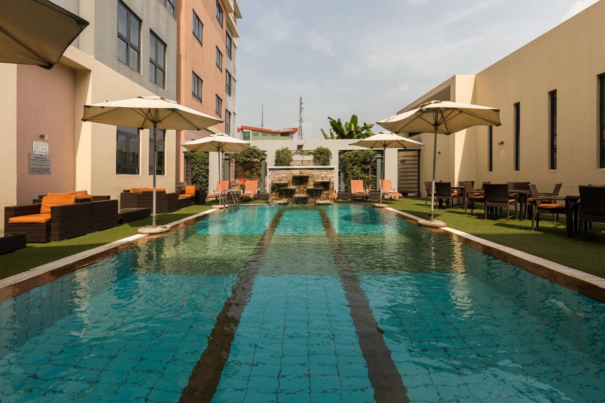 Protea Hotel By Marriott Ikeja Select Lagos Exteriör bild