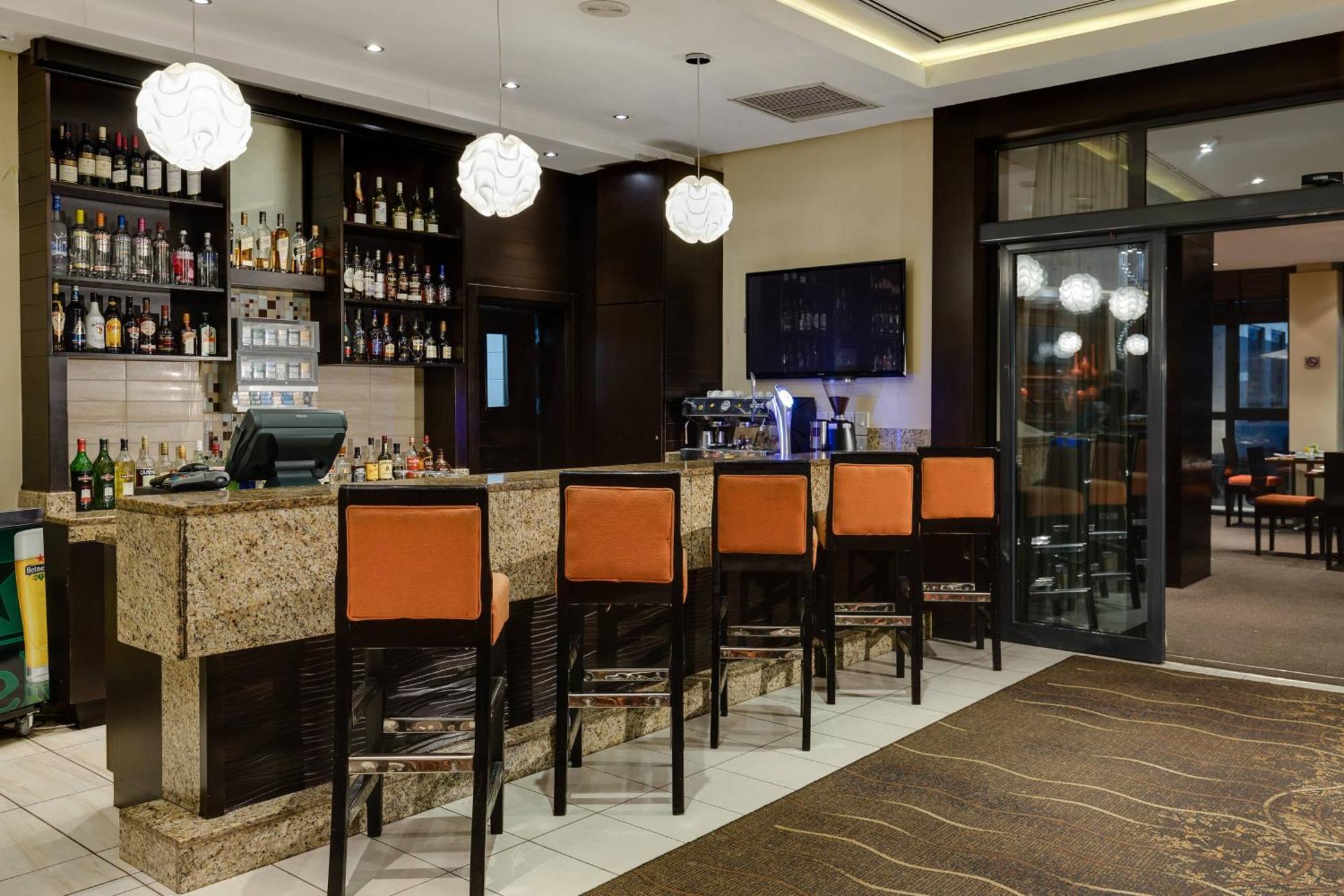 Protea Hotel By Marriott Ikeja Select Lagos Exteriör bild