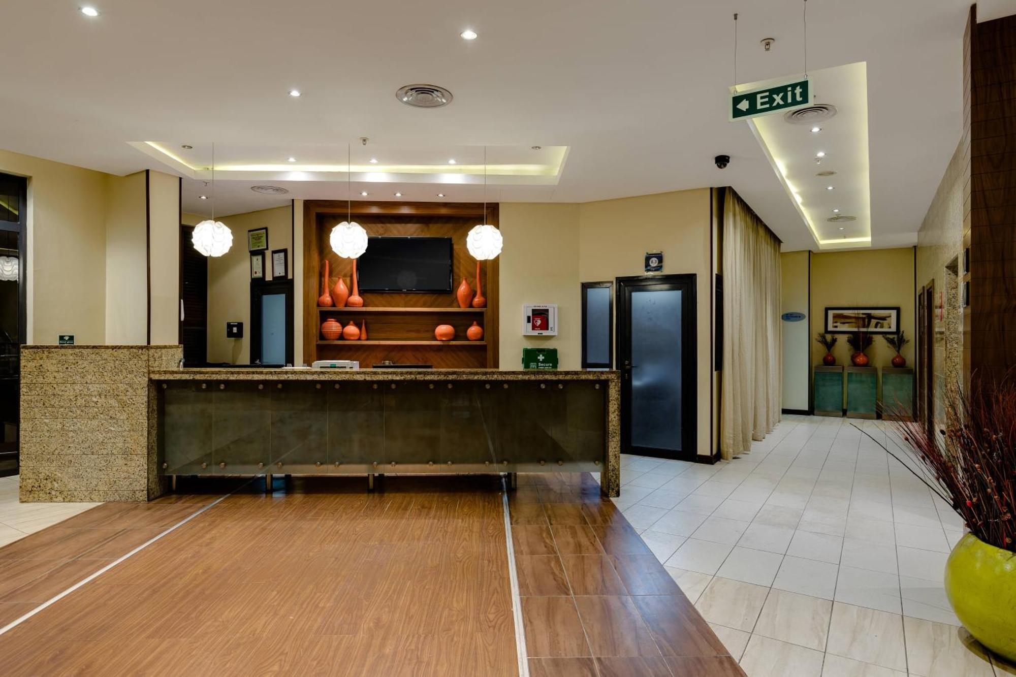 Protea Hotel By Marriott Ikeja Select Lagos Exteriör bild