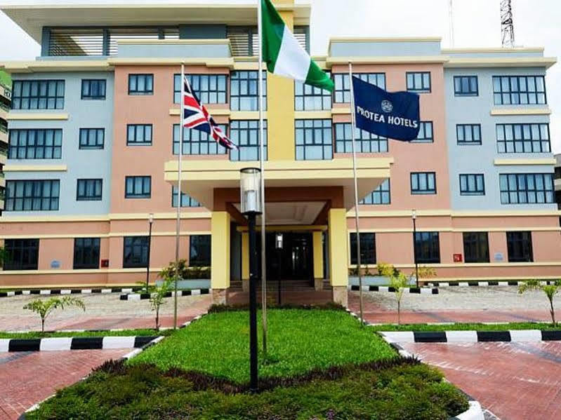 Protea Hotel By Marriott Ikeja Select Lagos Exteriör bild