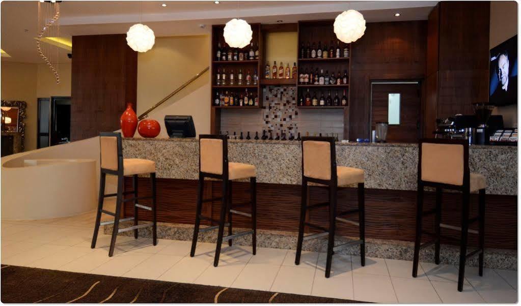 Protea Hotel By Marriott Ikeja Select Lagos Exteriör bild