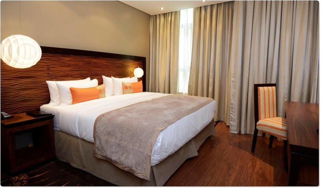 Protea Hotel By Marriott Ikeja Select Lagos Exteriör bild