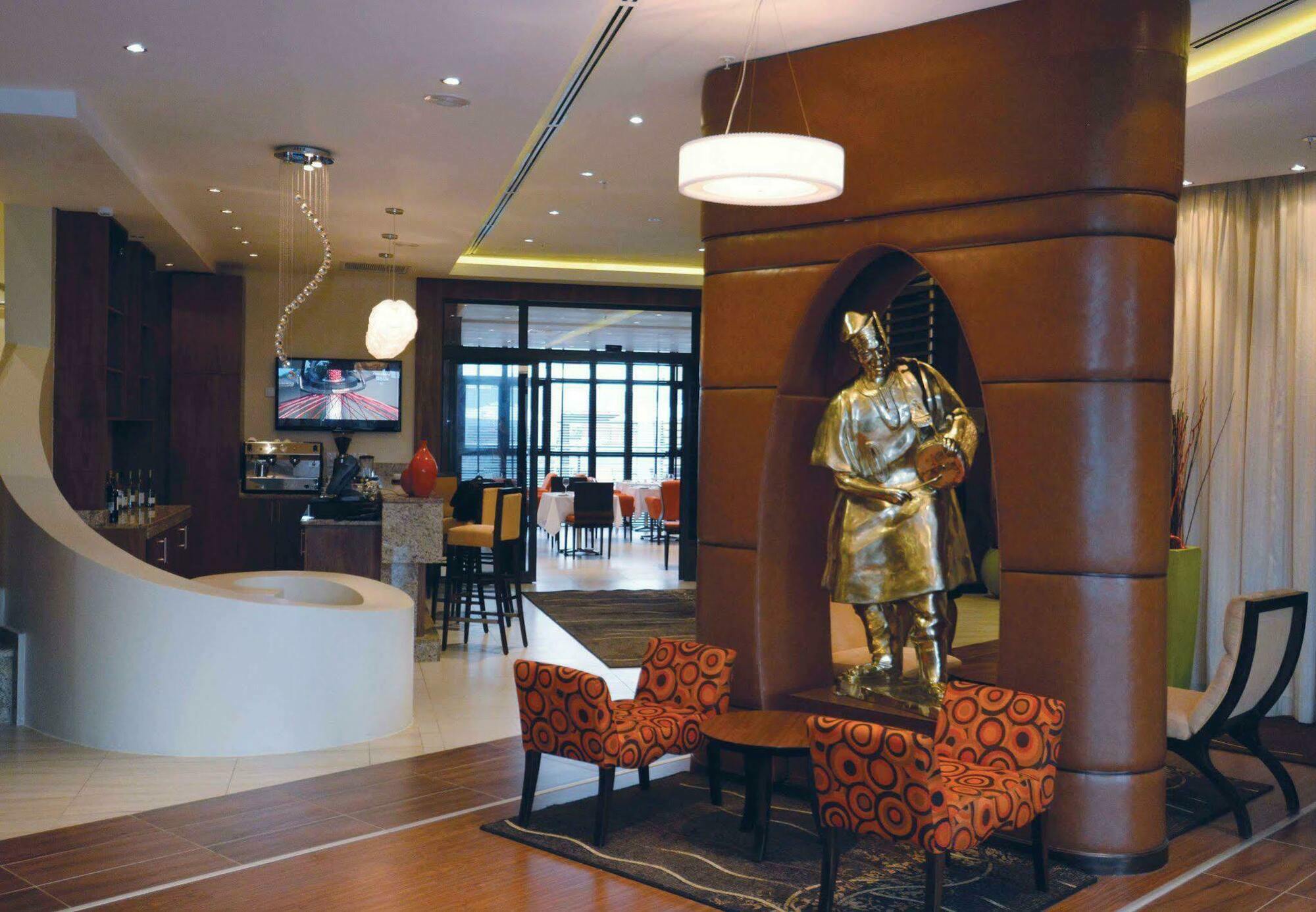 Protea Hotel By Marriott Ikeja Select Lagos Exteriör bild